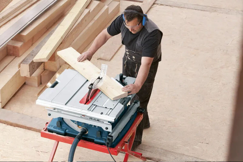 Máy cắt bàn 254mm Bosch GTS 10 XC