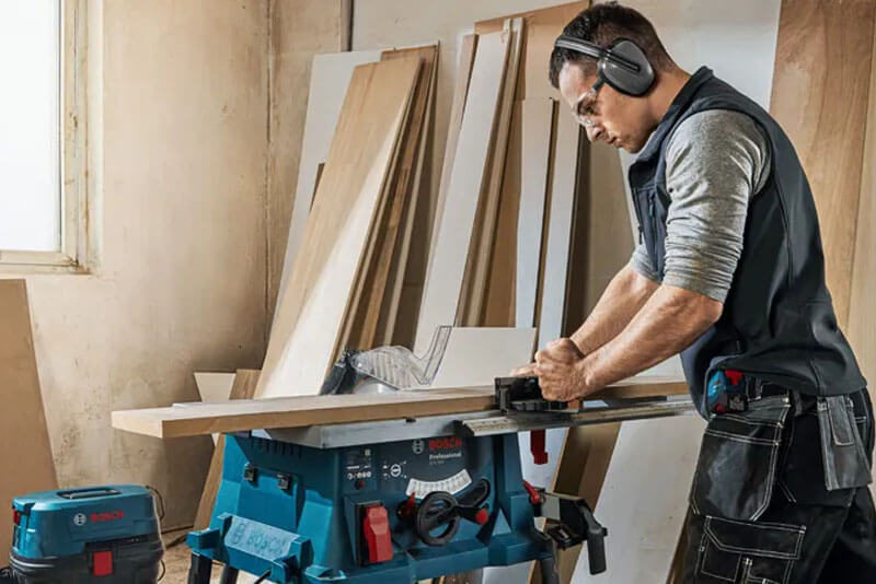 Máy cắt bàn 254mm Bosch GTS 254