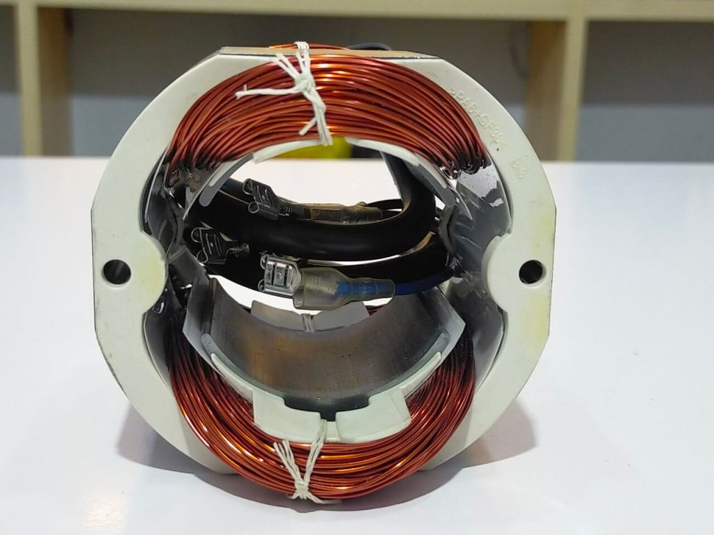 Stator máy cưa bàn Makita MLT100 (JM27000302)
