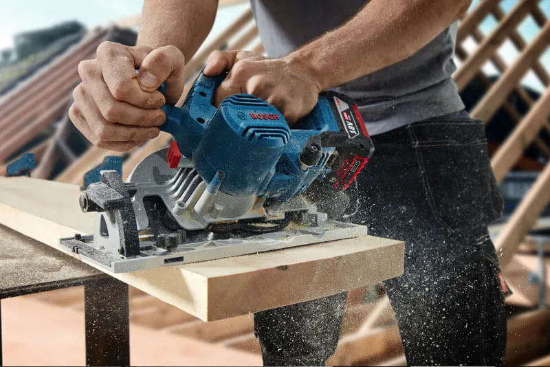 Máy cưa đĩa dùng pin 18V Bosch GKS 185-LI