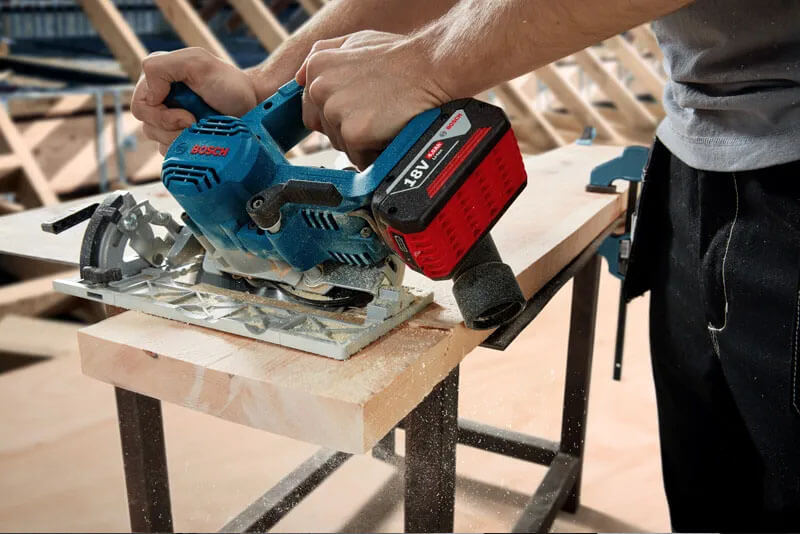 Máy cưa đĩa dùng pin 18V Bosch GKS 185-LI