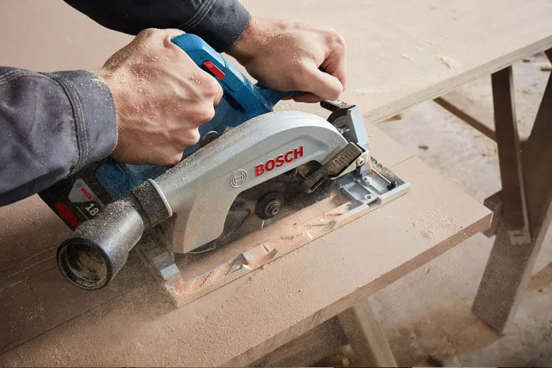 Máy cưa đĩa dùng pin 18V Bosch GKS 185-LI
