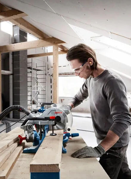 Máy cưa đa góc 254mm Bosch GCM 254