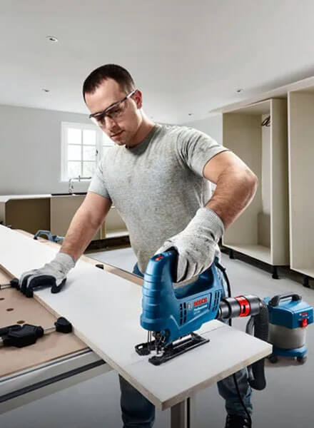 Máy cưa lọng Bosch GST 680
