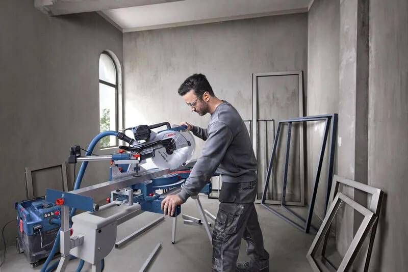 Máy cưa đa góc trượt 305mm Bosch GCM 340-305D